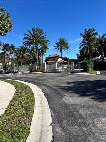 11541 NW 68th Ter, Doral, FL 33178