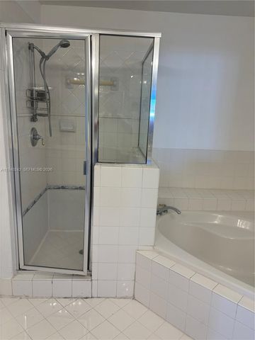 11541 NW 68th Ter, Doral, FL 33178