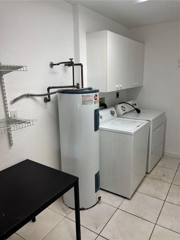 11541 NW 68th Ter, Doral, FL 33178