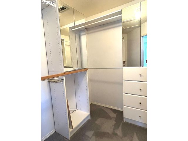 325 N PEACOCK Ct, Newberg, OR 97132