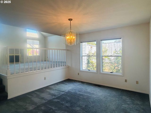 325 N PEACOCK Ct, Newberg, OR 97132