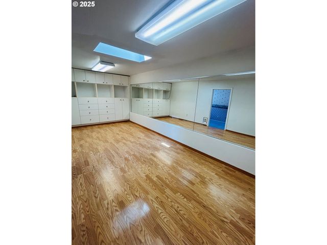 325 N PEACOCK Ct, Newberg, OR 97132