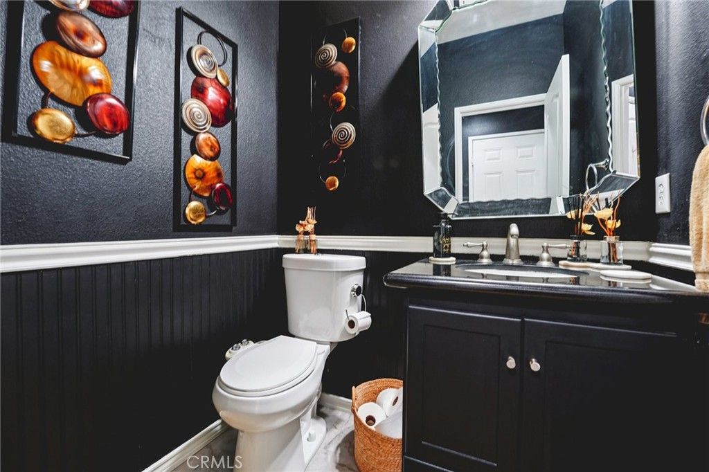 Image 11 of property listing at 30505 Canyon Hills Road 2001, Lake Elsinore, CA 92532