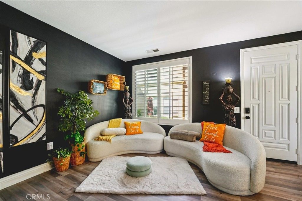 Image 4 of property listing at 30505 Canyon Hills Road 2001, Lake Elsinore, CA 92532