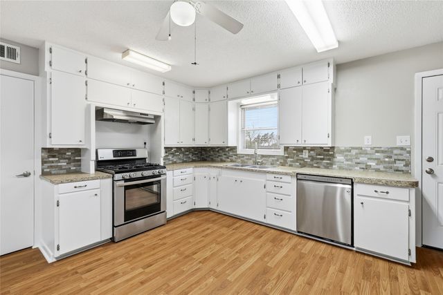 1106 Central Avenue, Bowie, TX 76230