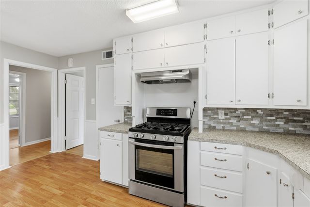 1106 Central Avenue, Bowie, TX 76230