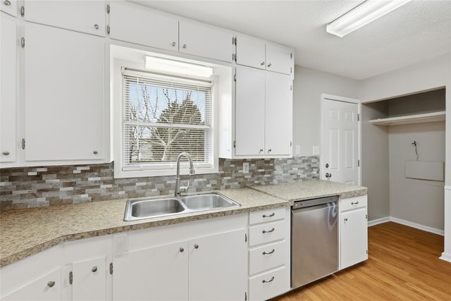 1106 Central Avenue, Bowie, TX 76230