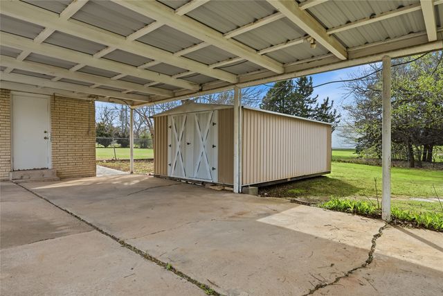 1106 Central Avenue, Bowie, TX 76230