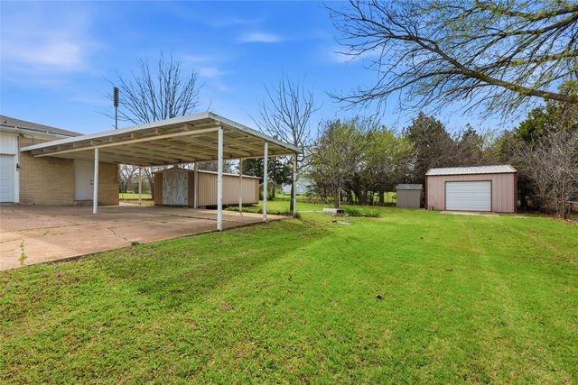 1106 Central Avenue, Bowie, TX 76230