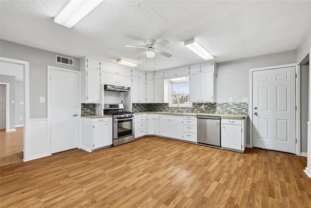 1106 Central Avenue, Bowie, TX 76230