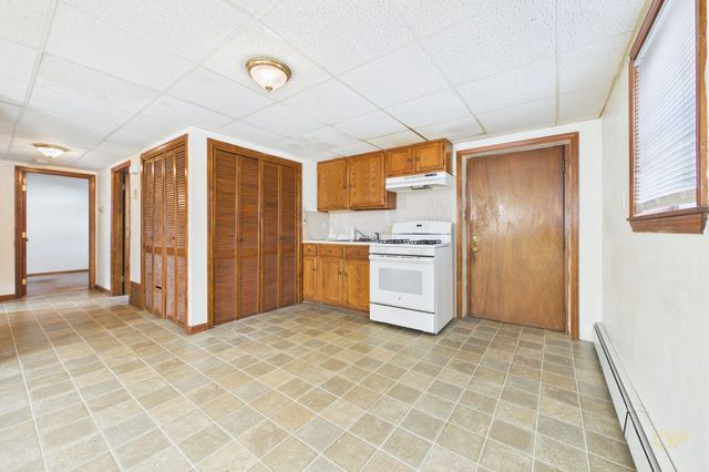 91 Jenkins St, New Bedford, MA 02740