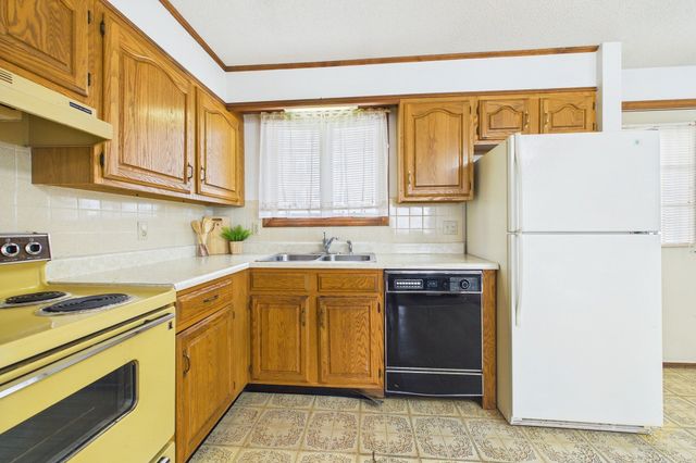 91 Jenkins St, New Bedford, MA 02740
