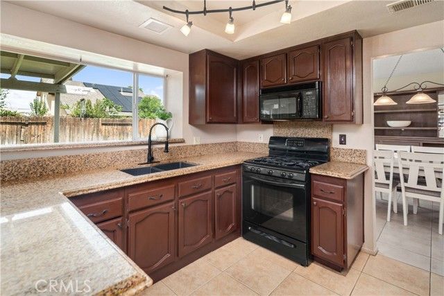 1605 Bluebell, Lancaster, CA 93535