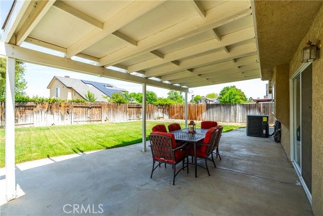 1605 Bluebell, Lancaster, CA 93535
