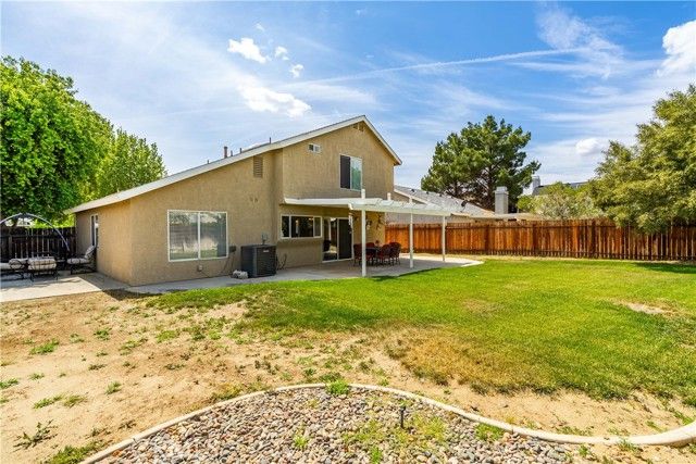 1605 Bluebell, Lancaster, CA 93535