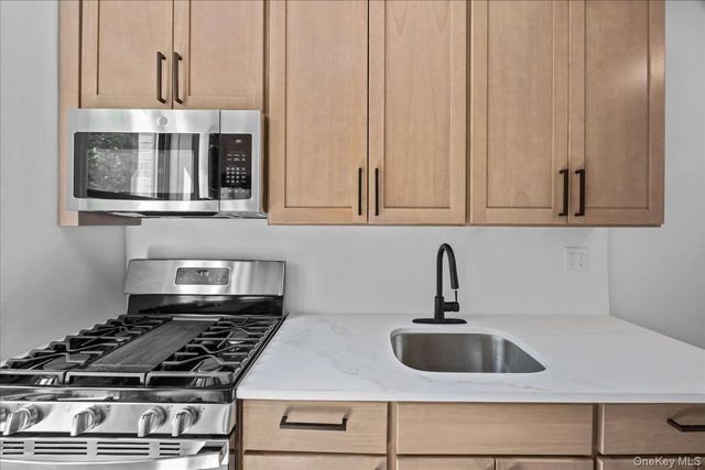 675 Walton Avenue 2B, Bronx, NY 10451