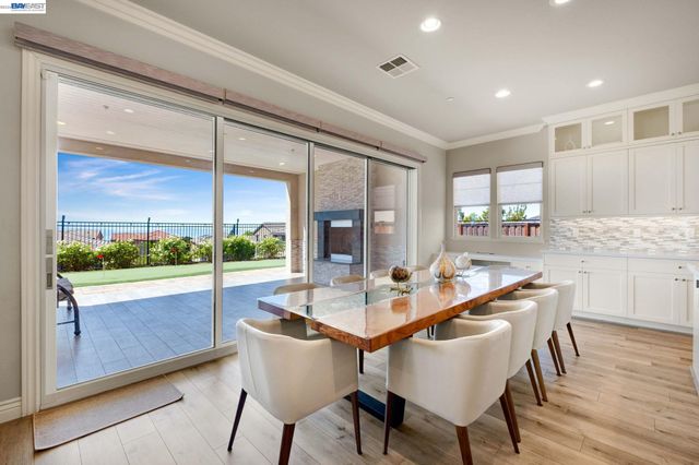 128 Dunfirth Ct, Hayward, CA 94542