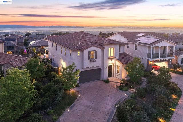 128 Dunfirth Ct, Hayward, CA 94542