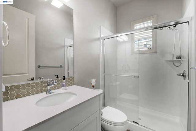 128 Dunfirth Ct, Hayward, CA 94542