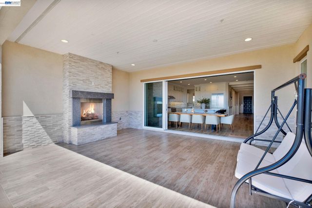 128 Dunfirth Ct, Hayward, CA 94542