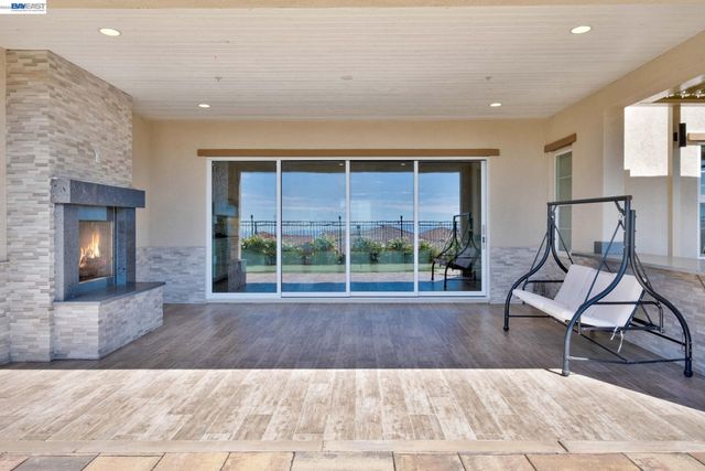 128 Dunfirth Ct, Hayward, CA 94542