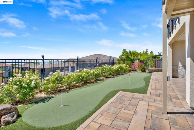 128 Dunfirth Ct, Hayward, CA 94542