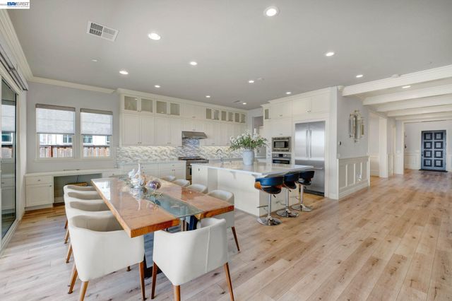 128 Dunfirth Ct, Hayward, CA 94542