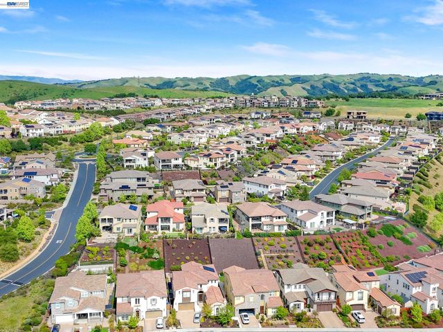 128 Dunfirth Ct, Hayward, CA 94542