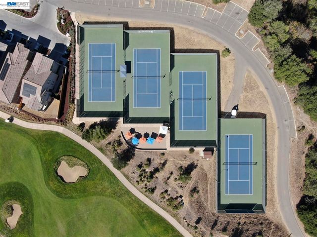 128 Dunfirth Ct, Hayward, CA 94542