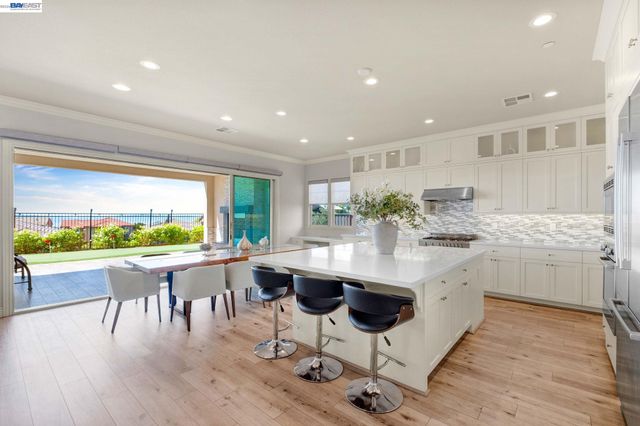 128 Dunfirth Ct, Hayward, CA 94542