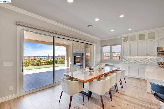 128 Dunfirth Ct, Hayward, CA 94542