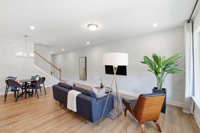 99 Deardom Way, Chapel Hill, NC 27516
