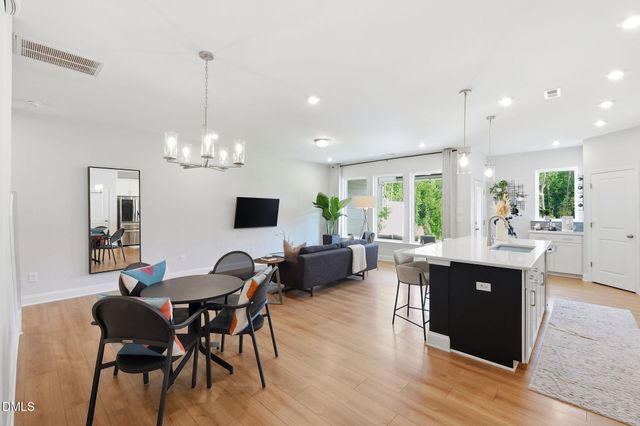 99 Deardom Way, Chapel Hill, NC 27516