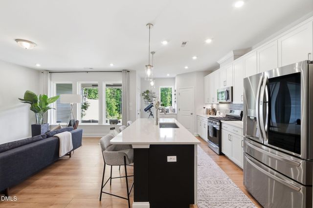 99 Deardom Way, Chapel Hill, NC 27516