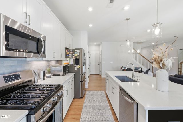 99 Deardom Way, Chapel Hill, NC 27516