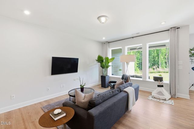99 Deardom Way, Chapel Hill, NC 27516