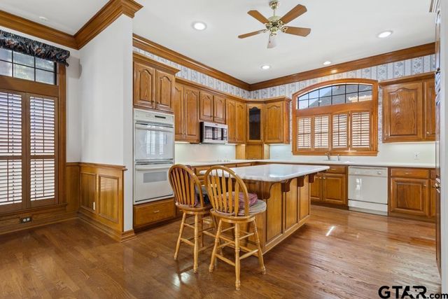 3308 Greenoak Place, Tyler, TX 75701