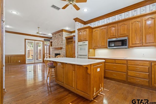 3308 Greenoak Place, Tyler, TX 75701