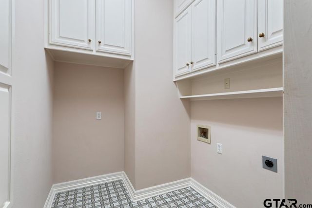 3308 Greenoak Place, Tyler, TX 75701