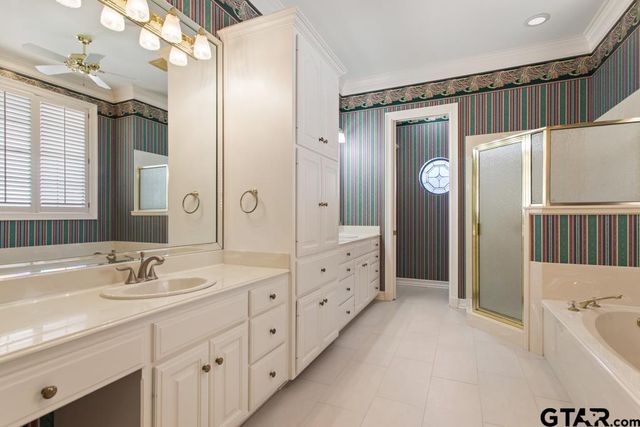 3308 Greenoak Place, Tyler, TX 75701