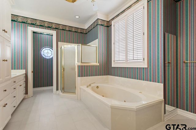 3308 Greenoak Place, Tyler, TX 75701