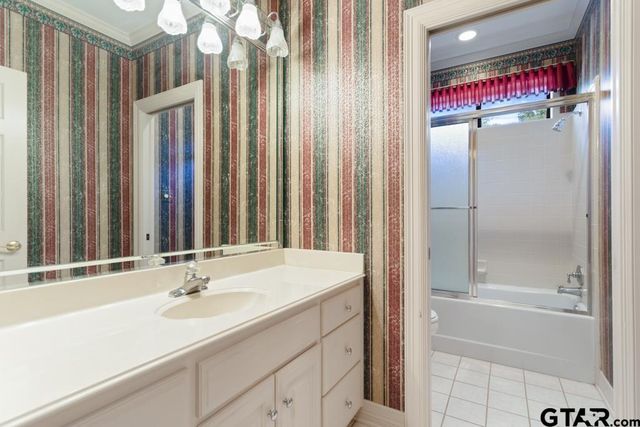 3308 Greenoak Place, Tyler, TX 75701