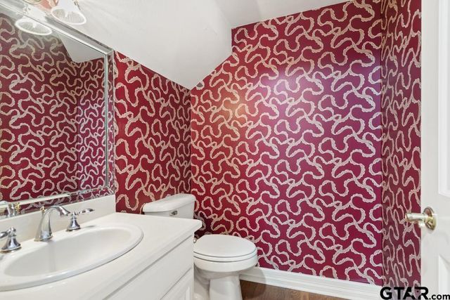 3308 Greenoak Place, Tyler, TX 75701