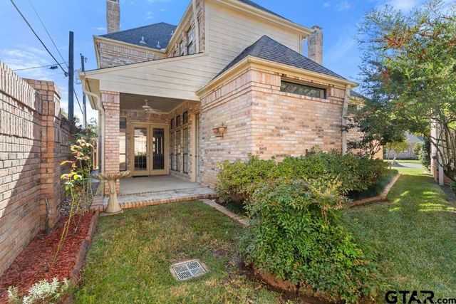 3308 Greenoak Place, Tyler, TX 75701