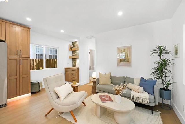 3654 39Th Ave, Oakland, CA 94619