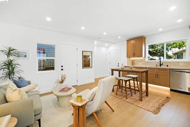 3654 39Th Ave, Oakland, CA 94619