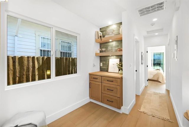 3654 39Th Ave, Oakland, CA 94619