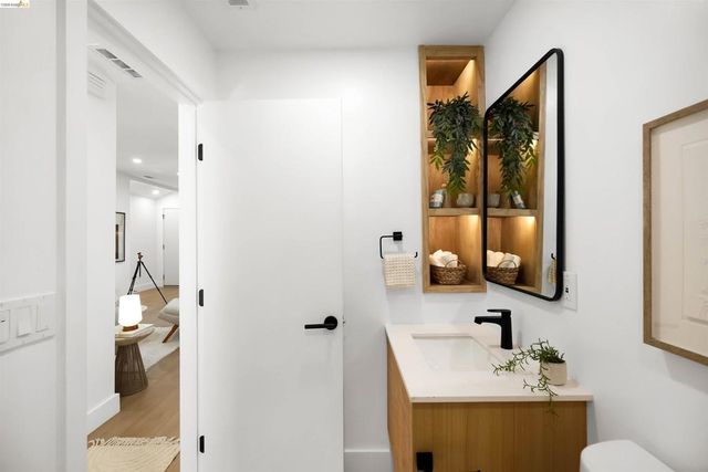 3654 39Th Ave, Oakland, CA 94619