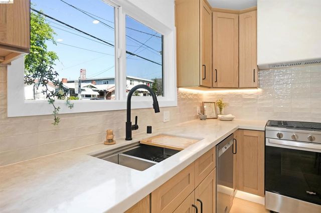 3654 39Th Ave, Oakland, CA 94619