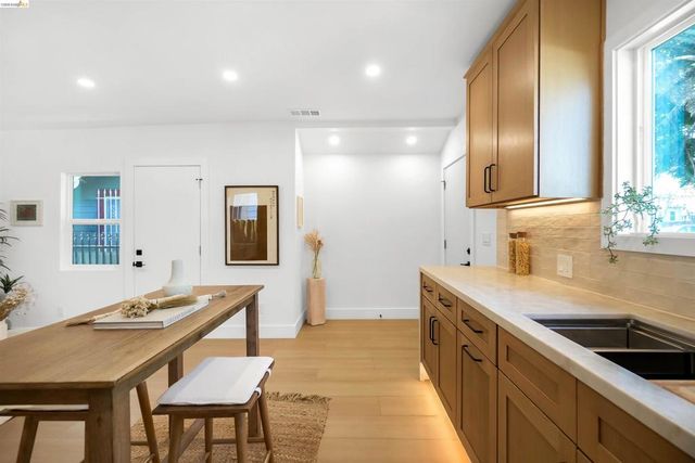 3654 39Th Ave, Oakland, CA 94619